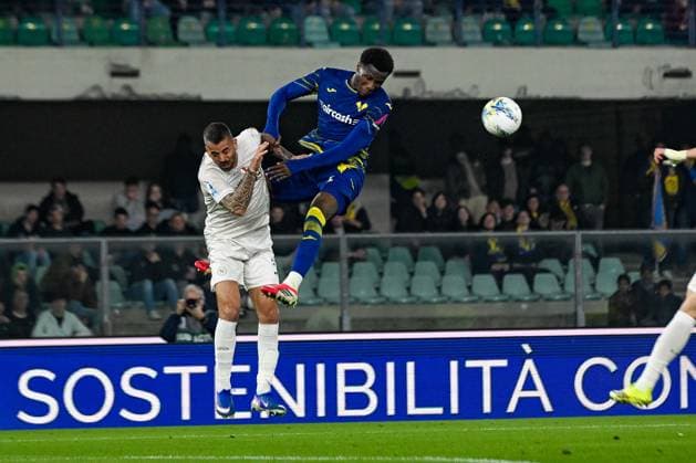 Foto IPP Maurilio Boldrini Verona 28.02.26 Calcio Campionato di Serie A 2025 2026 Hellas Verona - Napoli nella foto juan jesus e Daniel Oladele Oyegoke Italy Photo Press Worldwide Copyright italy ITALY  Copyright: xR4924_italyphotopressx