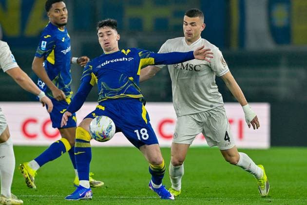 Foto IPP Maurilio Boldrini Verona 28.02.26 Calcio Campionato di Serie A 2025 2026 Hellas Verona - Napoli nella foto Kieron Tom Bowie, Alessandro Buongiorno Italy Photo Press Worldwide Copyright italy ITALY  Copyright: xR4924_italyphotopressx