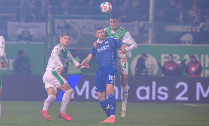28 02 2026 Soccer Season 2025 2026 2 Soccer Bundesliga 24 Matchday SpVgg Greuther Fürth Kleeblatt SGF FC Schalke 04 Sportfoto Zink xwoxzix DFL regulations prohibit any use of photographs as image sequences and or quasi video only for editorial use Jan Elvedi 15, SpVgg Greuther Fürth Edin Dzeko 10, FC Schalke 04 S04 Philipp Ziereis 4, SpVgg Greuther Fürth