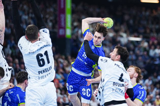 Throw Goal Miro Schluroff VfL Gummersbach, 15 GER, THW Kiel vs VfL Gummersbach, Handball, 1 Bundesliga, Matchday 23, Season 2025 2026, 28 02 2026 GER, THW Kiel vs VfL Gummersbach, Handball, 1 Bundesliga, Matchday 23, Season 2025 2026, 28 02 2026 Kiel Copyright: xEibner-Pressefoto MarcelxvonxFehrnx EP_MFN