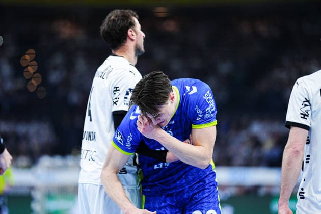 Miro Schluroff VfL Gummersbach, 15 after hit by Domagoj Duvnjak THW Kiel, 04 GER, THW Kiel vs VfL Gummersbach, Handball, 1 Bundesliga, Matchday 23, Season 2025 2026, 28 02 2026 GER, THW Kiel vs VfL Gummersbach, Handball, 1 Bundesliga, Matchday 23, Season 2025 2026, 28 02 2026 Kiel Copyright: xEibner-Pressefoto MarcelxvonxFehrnx EP_MFN