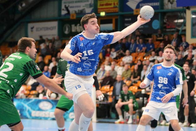 28 02 2026 Handball Men 2025 2026 2 Handball Bundesliga 22 Matchday Dessau Roßlauer HV 06 Eulen Ludwigshafen Anhalt Arena Dessau Marcel Nowak Dessau, 15, blue at goal throw Dessau Roßlau Saxony Anhalt Germany