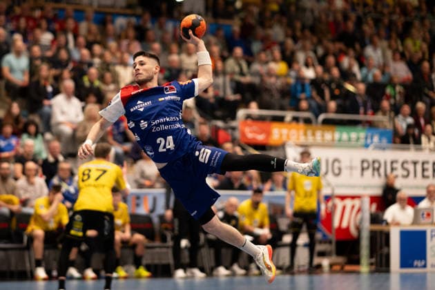 Sport Bilder des Tages Elias Fuegel (HBW Balingen Weilstetten, 24) beim Konter HBW Balingen Weilstetten vs. HSC 2000 Coburg, Handball, 2. Bundesliga, 22. Spieltag, Saison 2025 2026, 28.02.2026 Eibner-Pressefoto Andreas Ulmer HBW Balingen Weilstetten vs. HSC 2000 Coburg, Handball, 2. Bundesliga, 22. Spieltag, Saison 2025 2026, 28.02.2026 Balingen *** Elias Fuegel HBW Balingen Weilstetten, 24 on the counter HBW Balingen Weilstetten vs HSC 2000 Coburg, Handball, 2 Bundesliga, 22 Matchday, Season 2025 2026, 28 02 2026 Eibner Pressefoto Andreas Ulmer HBW Balingen Weilstetten vs HSC 2000 Coburg, Handball, 2 Bundesliga, 22 Matchday, Season 2025 2026, 28 02 2026 Balingen Copyright: xEibner-Pressefoto AndreasxUlmerx EP_AUR
