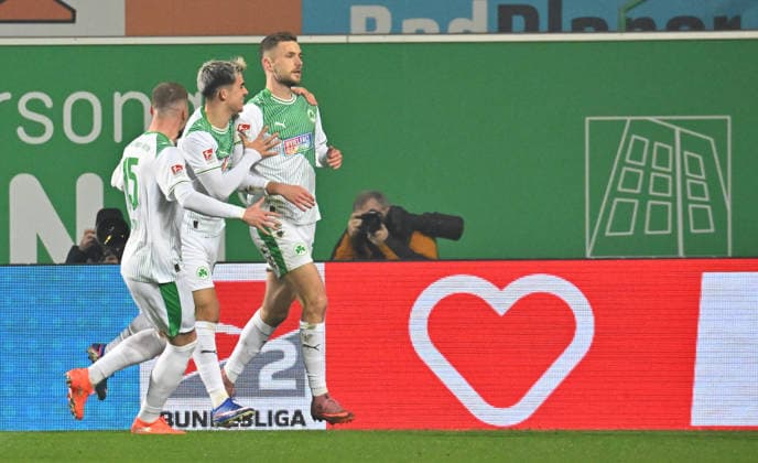 28 02 2026 Soccer Season 2025 2026 2 Soccer Bundesliga 24 Matchday SpVgg Greuther Fürth Kleeblatt SGF FC Schalke 04 Sportfoto Zink MeZi xmexzix DFL regulations prohibit any use of photographs as image sequences and or quasi video only for editorial use Torjubel Jubel Freude nach Treffer Torschuß zum 1 0 durch Dennis Srbeny 7, SpVgg Greuther Fürth