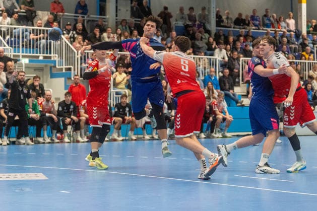 Luca Krist TSV Bayer Dormagen, 02 , Jump shot at the circle, TSV Dormagen vs TuSEM Essen, Handball, 2 HBL, 22 Matchday, Season 2025 26, 28 02 2026, TSV Dormagen vs TuSEM Essen, Handball, 2 HBL, 22 Matchday, Season 2025 26, 28 02 2026 Dormagen Copyright: xEibner-Pressefoto LukasxBaldygax EP_LBA