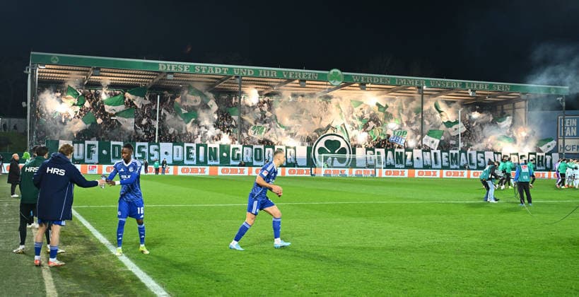 28 02 2026 Soccer Season 2025 2026 2 Soccer Bundesliga 24 Matchday SpVgg Greuther Fürth Kleeblatt SGF FC Schalke 04 Sportfoto Zink xwoxzix DFL regulations prohibit any use of photographs as image sequences and or quasi video only for editorial use Greutherfürthfans Fans Fanblock Kleeblattfans Pyro Pyrotechnics Bengalos Bengalfackel Smoke