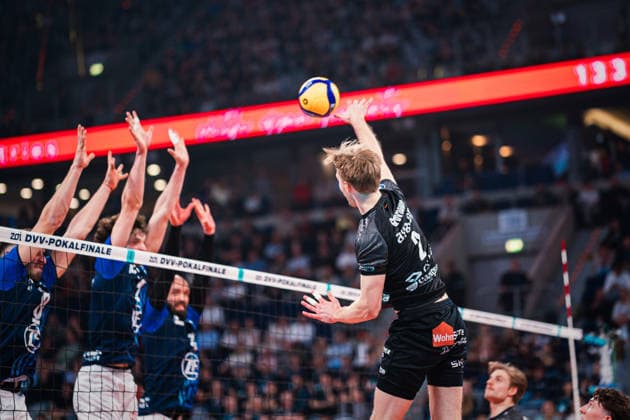 DVV Cup VfB Friedrichshafen SVG Lüneburg 28 02 2026 Daniel Gruvaeus SVG Lüneburg, 2 hits the ball Volleyball, Zoi DVV Cup Final VfB Friedrichshafen vs SVG Lüneburg on 28 02 2026 in the SAP Arena, Mannheim Copyright: xBEAUTIFULxSPORTS Tonhäuserx