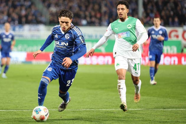 28 02 2026, xrekx, Soccer 2 Bundesliga, SpVgg Greuther Fuerth FC Schalke 04 v l Soufiane El Faouzi FC Schalke 04 Sayfallah Ltaief SpVgg Greuther Fuerth DFL DFB REGULATIONS PROHIBIT ANY USE OF PHOTOGRAPHS as IMAGE SEQUENCES and or QUASI VIDEO Fuerth