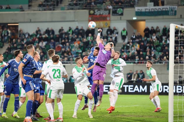 28 02 2026, xrekx, Soccer 2 Bundesliga, SpVgg Greuther Fuerth FC Schalke 04 v l Silas Prüfrock Pruefrock SpVgg Greuther Fuerth DFL DFB REGULATIONS PROHIBIT ANY USE OF PHOTOGRAPHS as IMAGE SEQUENCES and or QUASI VIDEO Fuerth