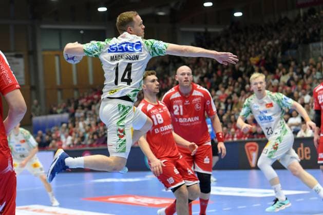Omar Ingi Magnusson SC Magdeburg 14 on throw Florian Drosten MT Melsungen 18 , Arnar Freyr Arnarsson MT Melsungen 21 , GER, MT Melsungen SC Magdeburg, Handball, 1 Bundesliga, Matchday 23, Season 2025 2026, 28 02 2026, GER, MT Melsungen SC Magdeburg, Handball, 1 Bundesliga, Matchday 23, Season 2025 2026, 28 02 2026 Kassel Copyright: xEibner-Pressefotox xRolandxSippelx EP_RSL