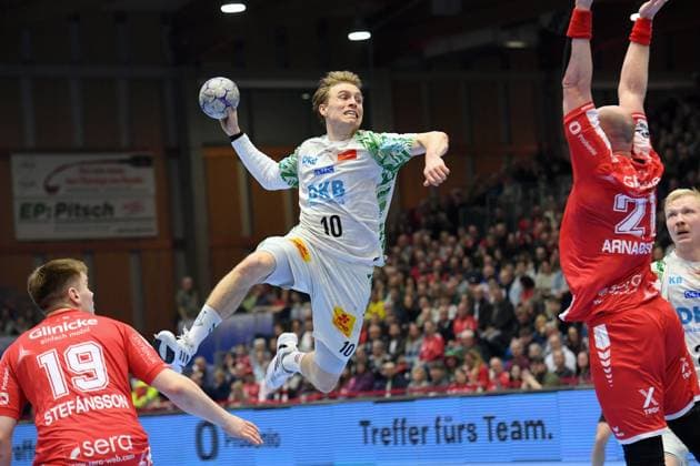 Gisli Thorgeir Kristjansson SC Magdeburg 10 on the throw Reynir Thor Stefansson MT Melsungen 19 , Arnar Freyr Arnarsson MT Melsungen 21 R in the block , GER, MT Melsungen SC Magdeburg, Handball, 1 Bundesliga, Matchday 23, Season 2025 2026, 28 02 2026, GER, MT Melsungen SC Magdeburg, Handball, 1 Bundesliga, Matchday 23, Season 2025 2026, 28 02 2026 Kassel Copyright: xEibner-Pressefotox xRolandxSippelx EP_RSL