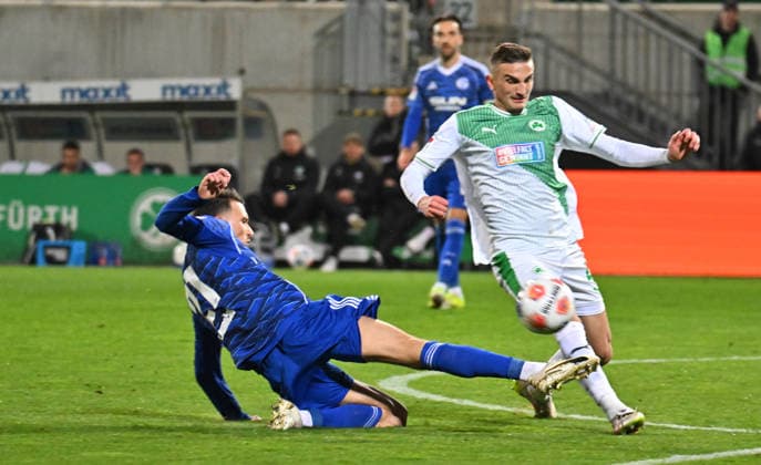 28 02 2026 Soccer Season 2025 2026 2 Soccer Bundesliga 24 Matchday SpVgg Greuther Fürth Kleeblatt SGF FC Schalke 04 Sportfoto Zink MeZi xmexzix DFL regulations prohibit any use of photographs as image sequences and or quasi video only for editorial use Martin Wasinski 21, FC Schalke 04 S04 Philipp Ziereis 4, SpVgg Greuther Fürth, rechts