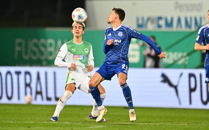28 02 2026 Soccer Season 2025 2026 2 Soccer Bundesliga 24 Matchday SpVgg Greuther Fürth Kleeblatt SGF FC Schalke 04 Sportfoto Zink xwoxzix DFL regulations prohibit any use of photographs as image sequences and or quasi video only for editorial use Aaron Keller 16, SpVgg Greuther Fürth Martin Wasinski 21, FC Schalke 04 S04