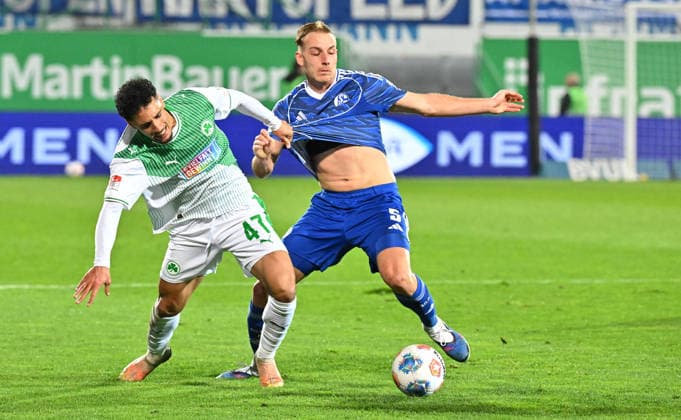 28 02 2026 Soccer Season 2025 2026 2 Soccer Bundesliga 24 Matchday SpVgg Greuther Fürth Kleeblatt SGF FC Schalke 04 Sportfoto Zink MeZi xmexzix DFL regulations prohibit any use of photographs as image sequences and or quasi video only for editorial use Sayfallah Ltaief 47, SpVgg Greuther Fürth Timo Becker 5, FC Schalke 04 S04, rechts