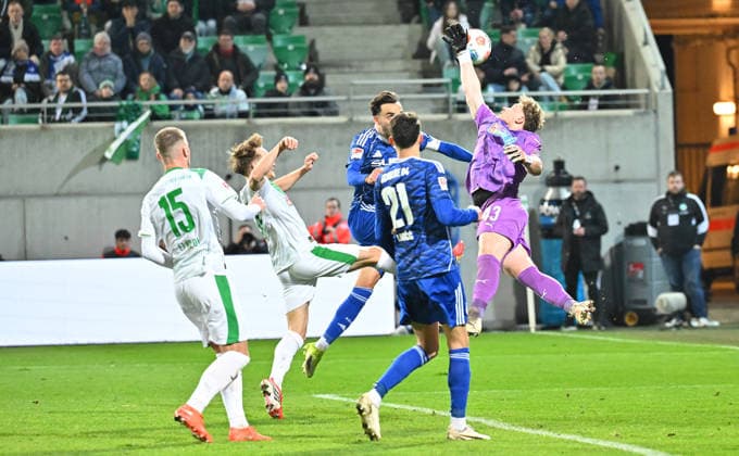 28 02 2026 Soccer Season 2025 2026 2 Soccer Bundesliga 24 Matchday SpVgg Greuther Fürth Kleeblatt SGF FC Schalke 04 Sportfoto Zink MeZi xmexzix DFL regulations prohibit any use of photographs as image sequences and or quasi video only for editorial use Jan Elvedi 15, SpVgg Greuther Fürth Jannik Dehm 23, SpVgg Greuther Fürth Martin Wasinski 21, FC Schalke 04 S04 Kenan Karaman 19, FC Schalke 04 S04 Silas Prüfrock 43, SpVgg Greuther Fürth, right