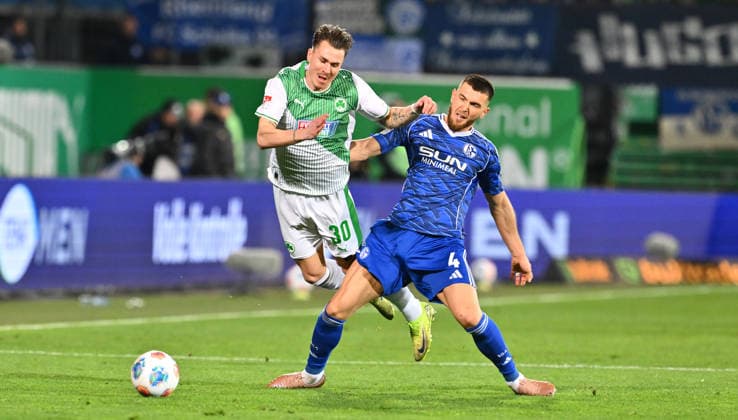 28 02 2026 Soccer Season 2025 2026 2 Soccer Bundesliga 24 Matchday SpVgg Greuther Fürth Kleeblatt SGF FC Schalke 04 Sportfoto Zink xwoxzix DFL regulations prohibit any use of photographs as image sequences and or quasi video only for editorial use Felix Klaus 30, SpVgg Greuther Fürth Hasan Kurucay 4, FC Schalke 04 S04 Foul