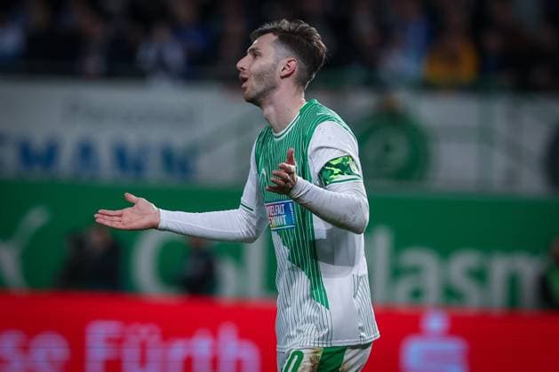 Disappointment, frustration at Branimir Hrgota 10 Spvgg Greuther Fuerth , Spvgg Greuther Fuerth vs FC Schalke 04, Football, Men, 2 Bundesliga, Saison 2025 2026, Rueckrunde, 24 Spieltag, 28 02 2026 DFB regulations prohibit any use of photographs as image sequences and or quasi video Fuerth Bayern Germany Copyright: xkolbert-press MartinxAgüerax