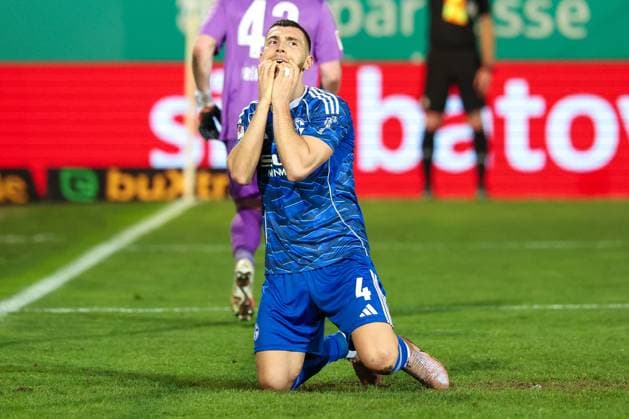 Disappointment, frustration at Hasan Kurucay 4 FC Schalke 04 after a chance, Spvgg Greuther Fuerth vs FC Schalke 04, Football, Men, 2 Bundesliga, Season 2025 2026, Second round, 24 Matchday, 28 02 2026 DFB regulations prohibit any use of photographs as image sequences and or quasi video Fuerth Bayern Germany Copyright: xkolbert-press MartinxAgüerax