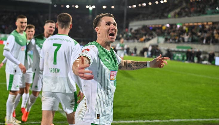 28 02 2026 Soccer season 2025 2026 2 Soccer Bundesliga 24 Matchday SpVgg Greuther Fürth Kleeblatt SGF FC Schalke 04 Sportfoto Zink xwoxzix DFL regulations prohibit any use of photographs as image sequences and or quasi video only for editorial use premature goal celebration joy after scoring goal shot by Dennis Srbeny 7, SpVgg Greuther Fürth disallowed after video evidence VAR Felix Klaus 30, SpVgg Greuther Fürth