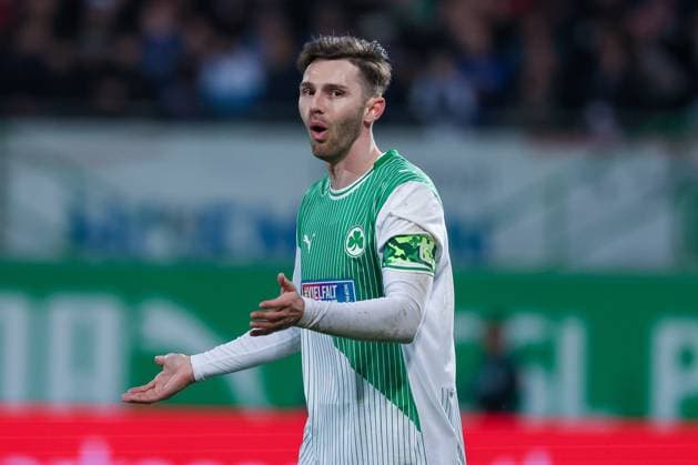 Disappointment, frustration at Branimir Hrgota 10 Spvgg Greuther Fuerth , Spvgg Greuther Fuerth vs FC Schalke 04, Football, Men, 2 Bundesliga, Saison 2025 2026, Rueckrunde, 24 Spieltag, 28 02 2026 DFB regulations prohibit any use of photographs as image sequences and or quasi video Fuerth Bayern Germany Copyright: xkolbert-press MartinxAgüerax