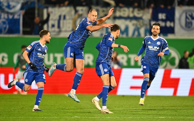 28 02 2026 Soccer Season 2025 2026 2 Soccer Bundesliga 24 Matchday SpVgg Greuther Fürth Kleeblatt SGF FC Schalke 04 Sportfoto Zink xwoxzix DFL regulations prohibit any use of photographs as image sequences and or quasi video only for editorial use Torjubel Jubel Freude nach Treffer Tor Torschuß zum 1 1 durch Dejan Ljubicic 21, FC Schalke 04 S04