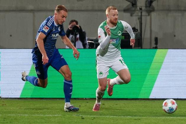 Action between Timo Becker 5 FC Schalke 04 and Paul Will 13 Spvgg Greuther Fuerth , Spvgg Greuther Fuerth vs FC Schalke 04, Fußball, Maenner, 2 Bundesliga, Saison 2025 2026, Rueckrunde, 24 Spieltag, 28 02 2026 DFB regulations prohibit any use of photographs as image sequences and or quasi video Fuerth Bayern Germany Copyright: xkolbert-press MartinxAgüerax