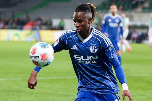 Moussa Ndiaye 16 FC Schalke 04 in action, Spvgg Greuther Fuerth vs FC Schalke 04, Football, Men, 2 Bundesliga, Saison 2025 2026, Rückrunde, 24 Spieltag, 28 02 2026 DFB regulations prohibit any use of photographs as image sequences and or quasi video Fuerth Bayern Germany Copyright: xkolbert-press MartinxAgüerax