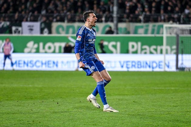 28 02 2026, Football, 2 Bundesliga, Season 2025 2026, Matchday 24, SpVgg Greuther Fürth FC Schalke 04, Dejan Ljubicic FC Schalke 04 celebrates the goal for 1 1, xRHR PHOTO YYx Copyright: KROEGER RHR-FOTOx RHR-FOTO YY