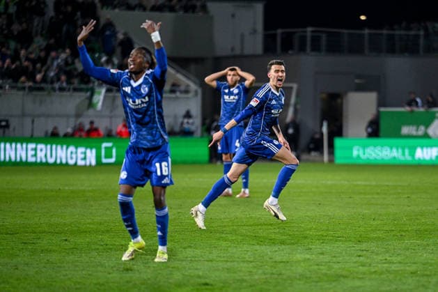 28 02 2026, Football, 2 Bundesliga, Season 2025 2026, Matchday 24, SpVgg Greuther Fürth FC Schalke 04, Dejan Ljubicic FC Schalke 04 celebrates the goal for 1 1, xRHR PHOTO YYx Copyright: KROEGER RHR-FOTOx RHR-FOTO YY