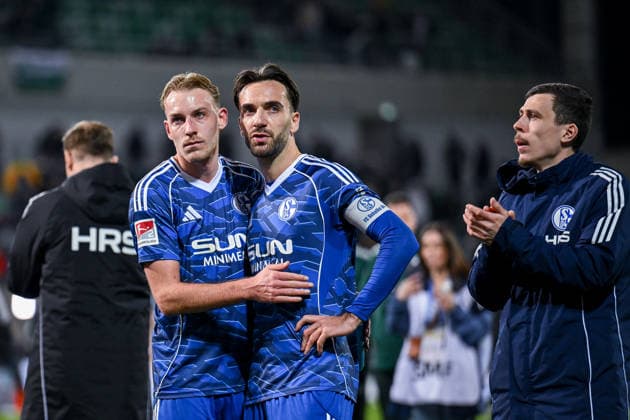 28 02 2026, Football, 2 Bundesliga, Season 2025 2026, Matchday 24, SpVgg Greuther Fürth FC Schalke 04, Timo Becker FC Schalke 04 , Kenan Karaman FC Schalke 04 , Ron Schallenberg FC Schalke 04 xRHR PHOTO YYx Copyright: KROEGER RHR-FOTOx RHR-FOTO YY