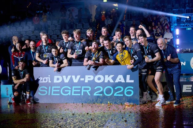 Winner picture SVG Lueneburg GER, Award ceremony, Volleyball, Zoi DVV Cup Final Men and Women 2026, 28 02 2026 GER, Award ceremony, Volleyball, Zoi DVV Cup Final Men and Women 2026, 28 02 2026 Mannheim Copyright: xEibner-Pressefoto GeraldxOelze-dexStoppanyx EP_ODS