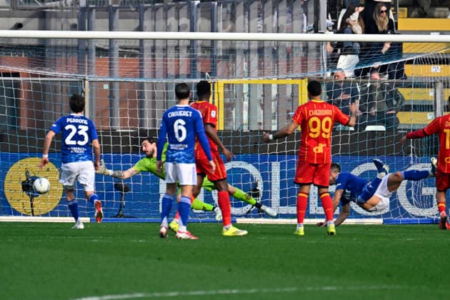 GOL, GOAL, OLIVER MARC KEMPF, Como, Serie A 2025-26, Como-Lecce 3-1, scores goal SERIE A 2025-26 COMO-LECCE 3-1