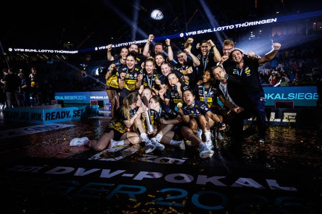 28 02 2026, SAP Arena, Mannheim Volleyball, DVV Cup Final, Award Ceremony Cup Winner 2026 VfB Suhl LOTTO Thüringen Thueringen