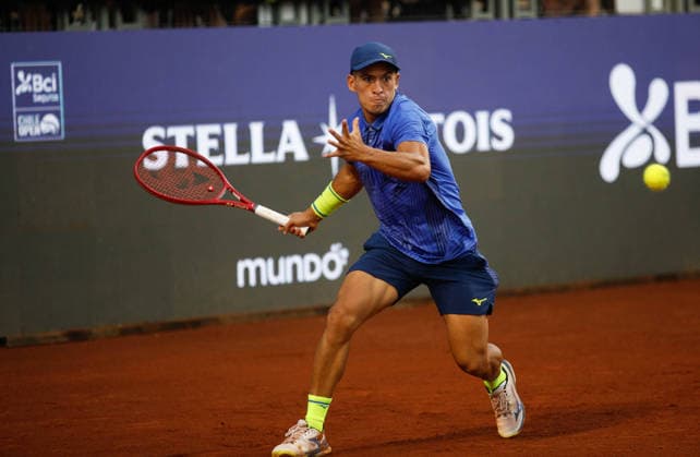 Chile Open 2026 ATP, Tennis Herren 250) Sebastian Baez of Argentina competes in his singles semifinal match against Luciano Darderi of Italy at the Chile Open 2026 (ATP 250) held at Court Central of San Carlos de Apoquindo in Santiago, Chile, on February 28, 2026. Santiago Chile  Copyright: xReinaldoxUbillax originalFilename:ubilla-notitle260228_npLGg.jpg