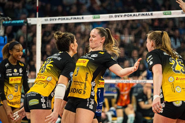 Volleyball I Women I Season 2025 2026 I Zoi DVV Cup Final I VfB Suhl LOTTO Thüringen Allianz MTV Stuttgart I 28 02 2026 Lara Nagels VfB Suhl LOTTO Thüringen, 3 and Mackenzie Foley VfB Suhl LOTTO Thüringen, 8 cheers of joy Copyright: xLobeca Björn-OlexKehmx