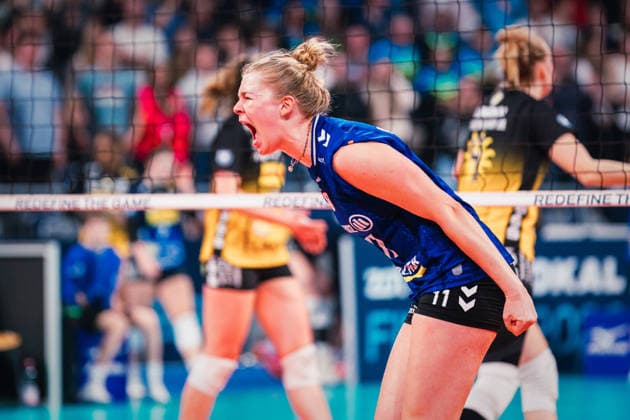 DVV Cup VfB Suhl Lotto Thüringen Allianz MTV Stuttgart 28 02 2026 Pauline Martin 11, Allianz MTV Stuttgart cheers Volleyball, Zoi DVV Cup Final VfB Suhl LOTTO Thüringen vs Allianz MTV Stuttgart on 28 02 2026 at SAP Arena, Mannheim Copyright: xBEAUTIFULxSPORTS Tonhäuserx