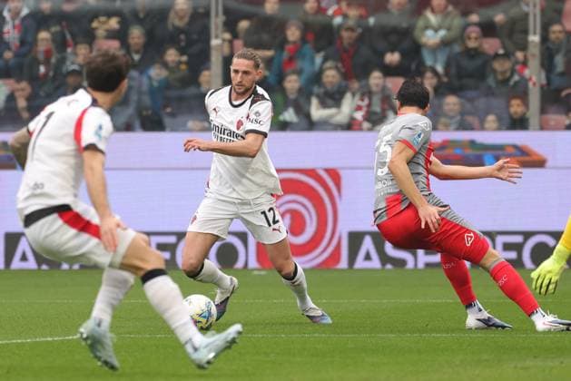 Milan s Adrien Rabiot in action during the Serie A soccer match between Cremonese and Milan at the Giovanni Zini Stadium in Cremona Italy - Sunday, 1 march 2026. - Soccer .  Copyright: xAlbertoxMariani LaPressex