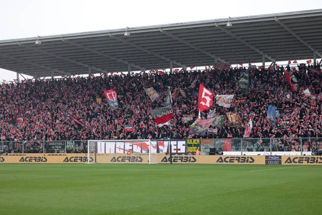 1st March 2026; Stadio Giovanni Zini, Cremona, Lombardy, Italy, Serie A Football, Cremonese versus AC Milan; US Cremonese s fans wave a flag before kick-off  EmanuelexPennacchio