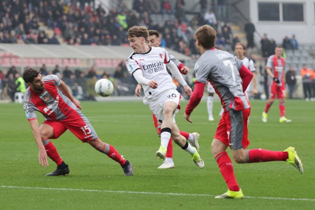 AC Milan s Alexis Saelemaekers during the Serie A soccer match between Cremonese and Milan at the Giovanni Zini Stadium in Cremona Italy - Sunday, march 1 2026 - Soccer .  Copyright: xAlbertoxMariani LaPressex