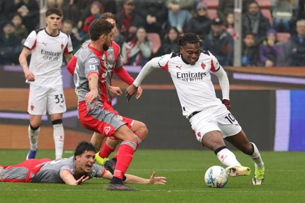 Milan s Rafael Leao in action during the Serie A soccer match between Cremonese and Milan at the Giovanni Zini Stadium in Cremona Italy - Sunday, 1 march 2026. - Soccer .  Copyright: xAlbertoxMariani LaPressex