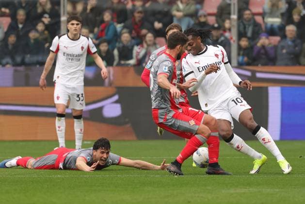 Milan s Rafael Leao in action during the Serie A soccer match between Cremonese and Milan at the Giovanni Zini Stadium in Cremona Italy - Sunday, 1 march 2026. - Soccer .  Copyright: xAlbertoxMariani LaPressex