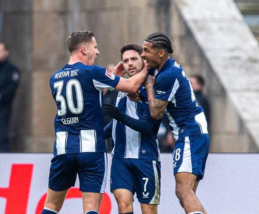 Soccer, Men, Season 2025 2026, 2 Bundesliga 24 Matchday , Hertha BSC 1 FC Nürnberg, f l Paul Seguin Hertha BSC , Josip Brekalo Hertha BSC , Jeremy Dudziak Hertha BSC , Cheering after goal to 1 0, 01 03 2026, Copyright: xSebastianxRäppold MatthiasxKochx