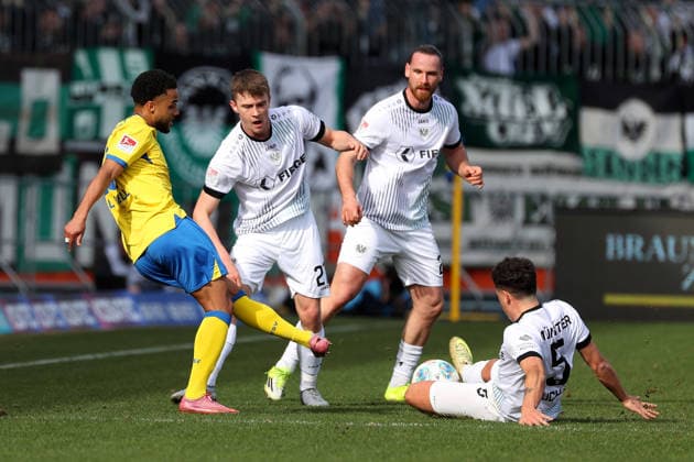 Braunschweig vs Münster, 2 BL Braunschweig, 01 03 2026, Football, Men, 2 BL, Season 2025 2026, Eintracht Braunschweig vs SC Preußen Münster Leon Bell Bell Eintracht Braunschweig , Jano Ter Horst Münster , Yassine Bouchama Münster , Jannis Heuer Münster DFL DFB REGULATIONS PROHIBIT ANY USE OF PHOTOGRAPHS as IMAGE SEQUENCES and or QUASI VIDEO Stadion an der Hamburger Straße Niedersachsen Germany