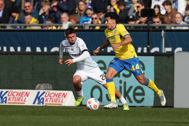 Braunschweig vs Münster, 2 BL Braunschweig, 01 03 2026, Football, Men, 2 BL, Season 2025 2026, Eintracht Braunschweig vs SC Preußen Münster Marco Meyerhöfer Münster , Johan Gomez Eintracht Braunschweig DFL DFB REGULATIONS PROHIBIT ANY USE OF PHOTOGRAPHS as IMAGE SEQUENCES and or QUASI VIDEO Stadion an der Hamburger Straße Niedersachsen Germany