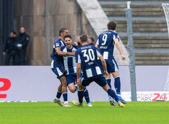 Soccer, Men, Season 2025 2026, 2 Bundesliga 24 Matchday , Hertha BSC 1 FC Nürnberg, f l Jeremy Dudziak Hertha BSC , Josip Brekalo Hertha BSC , Paul Seguin Hertha BSC , Dawid Kownacki Hertha BSC , Celebration after goal to 1 0, 01 03 2026, Copyright: xSebastianxRäppold MatthiasxKochx