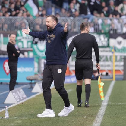 Head Coach Heiner Backhaus Eintracht Braunschweig Football, Men, Season 2025 2026 2 BL, Eintracht Stadion, Eintracht Braunschweig vs SC Preussen Muenster DFL REGULATIONS PROHIBIT ANY USE OF PHOTOGRAPHS AS IMAGE SEQUENCES AND OR QUASI VIDEO