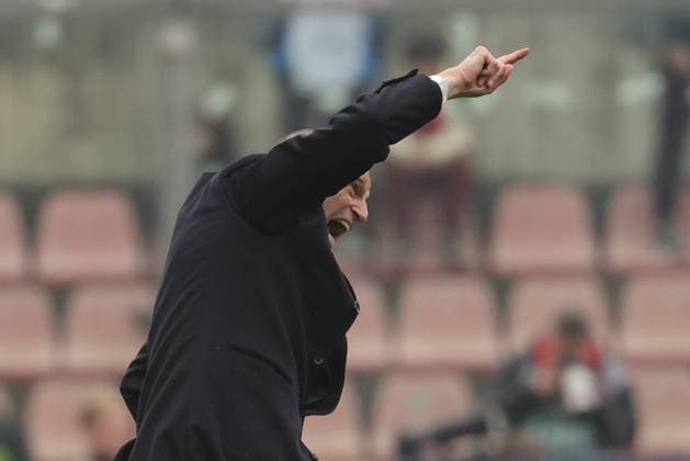 Milan s head coach Massimiliano Allegri gestures during the Serie A soccer match between Cremonese and Milan at the Giovanni Zini Stadium in Cremona Italy - Sunday, 1 march 2026. - Soccer .  Copyright: xAlbertoxMariani LaPressex