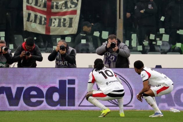 Milan s players jubilates after scoring the goal 0-2 during the Serie A soccer match between Cremonese and Milan at the Giovanni Zini Stadium in Cremona Italy - Sunday, 1 march 2026. - Soccer .  Copyright: xAlbertoxMariani LaPressex