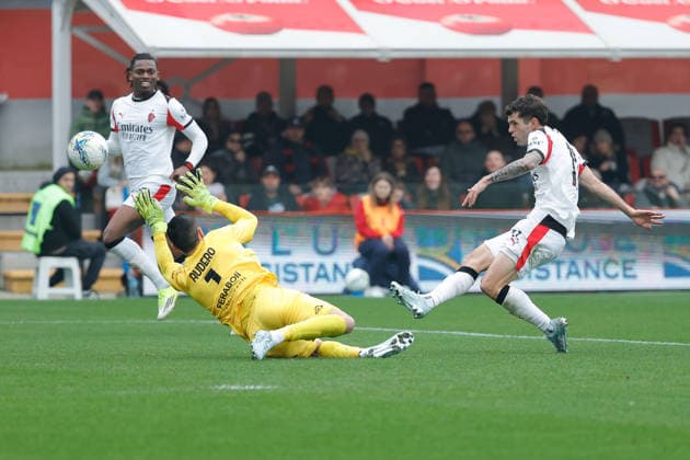 Foto IPP Emanuele Pennacchio Cremona 01 03 2026 Campionato Calcio Serie A 2025-2026 US Cremonese - AC Milan Nella foto Christian Pulisic e Emil Audero italyphotopress world copyright Cremona italy Italia ITALY  Copyright: xR4924_italyphotopressx