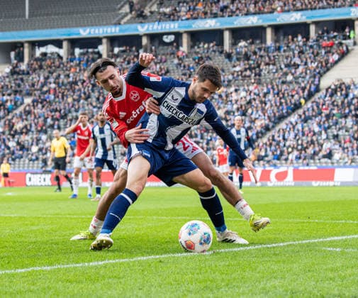 Soccer, Men, Season 2025 2026, 2 Bundesliga 24 Matchday , Hertha BSC 1 FC Nürnberg, v l Josip Brekalo Hertha BSC , Berkay Yilmaz Nürnberg , 01 03 2026, Copyright: xSebastianxRäppold MatthiasxKochx